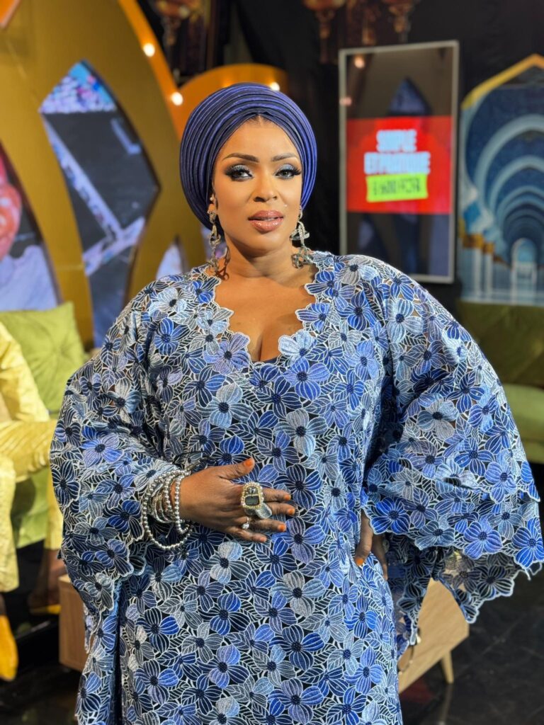 Mado Diaw brille sur le plateau de TFM avec une tenue élégante