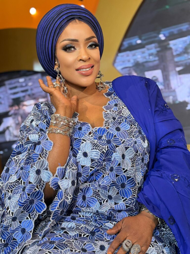 Mado Diaw brille sur le plateau de TFM avec une tenue élégante