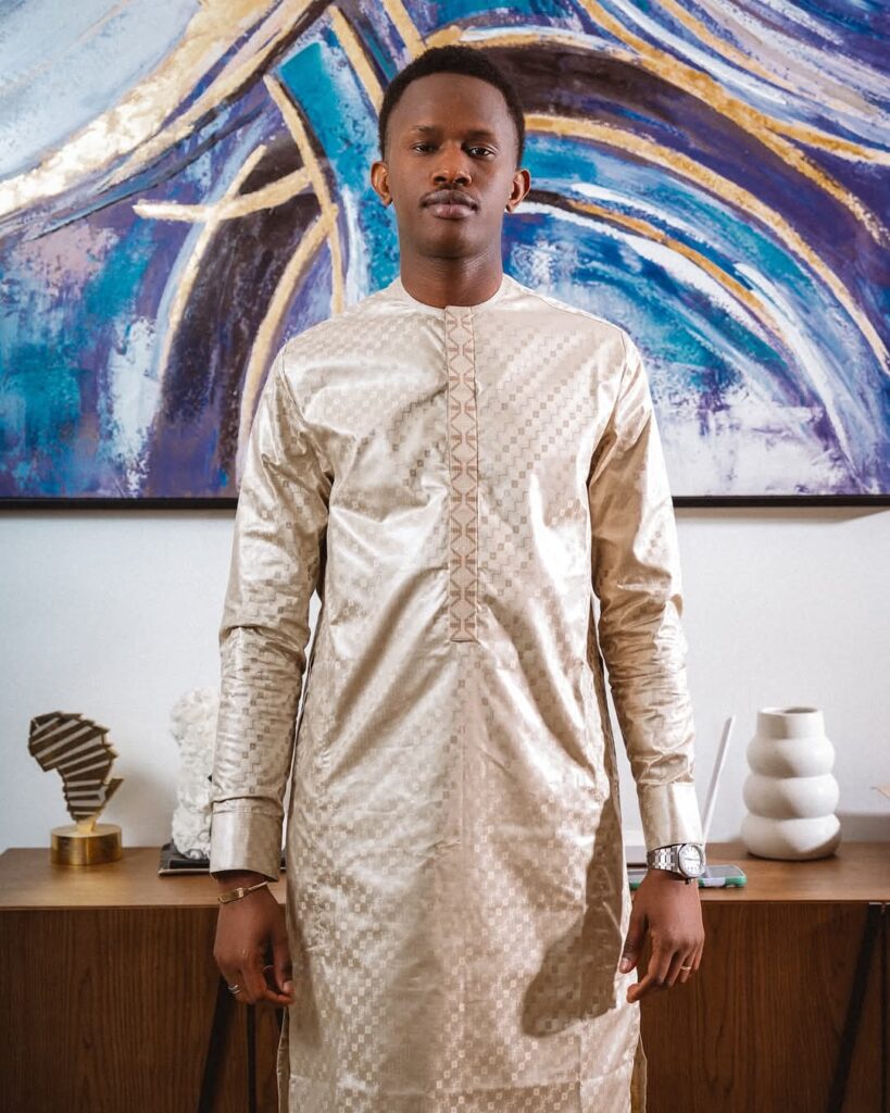 Samba Peuzzi séduit lors de Korité 2025 avec son enfant