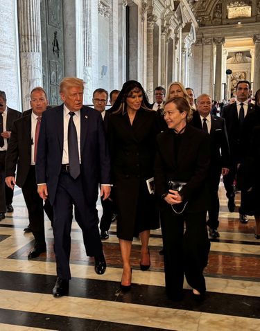 Trump et Meloni, à Rome, en marge des obsèques du pape François.