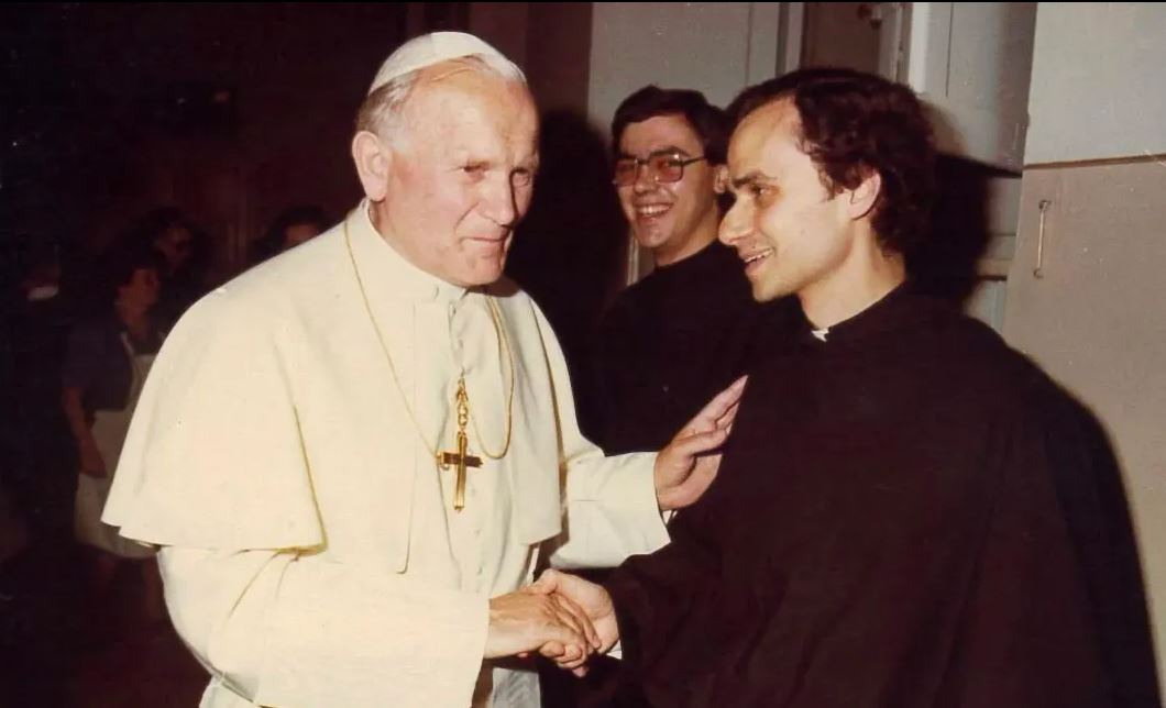 Léon XIV&nbsp;: retour en images sur la vie de Robert Francis Prevost, de Chicago à Rome via le Pérou